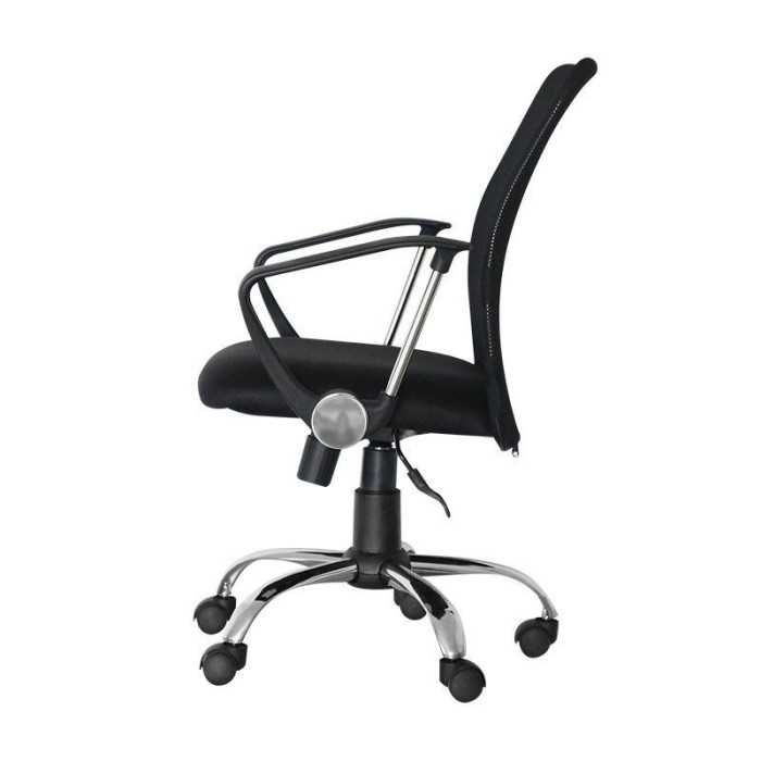 Silla de oficina KUSS, respaldo bajo en malla, brazos fijos, color negro Silla de oficina KUSS, respaldo bajo en malla, brazos fijos, color negro