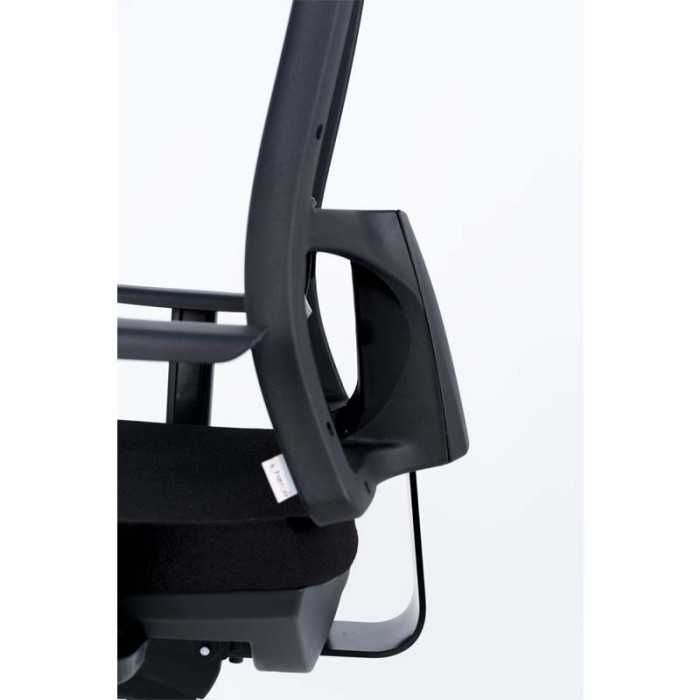 Silla de oficina SIA 5 de Hergo Silleria giratoria con brazos regulables, mecanismo sincron en negro Silla de oficina SIA 5 de Hergo Silleria giratoria con brazos regulables, mecanismo sincron en negro