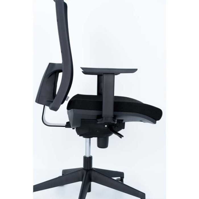 Silla de oficina SIA 5 de Hergo Silleria giratoria con brazos regulables, mecanismo sincron en negro Silla de oficina SIA 5 de Hergo Silleria giratoria con brazos regulables, mecanismo sincron en negro