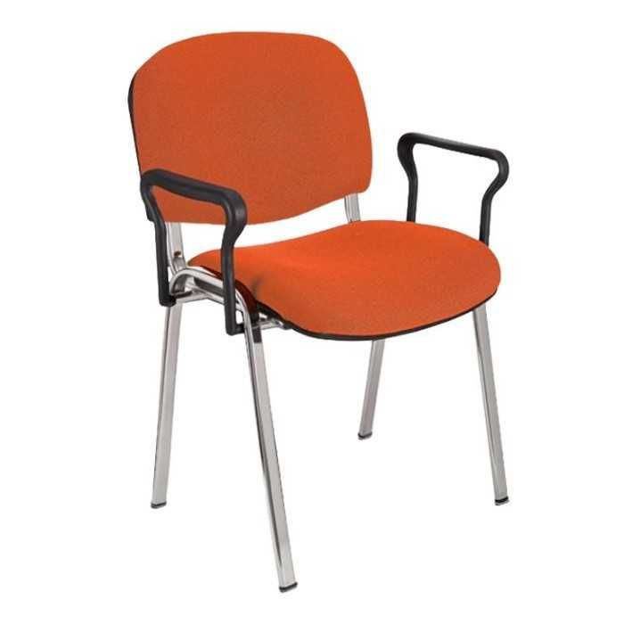 Silla confidente tapizada ISO con brazos estructura cromada