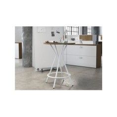 Mesa alta modelo Max de Mobel Linea